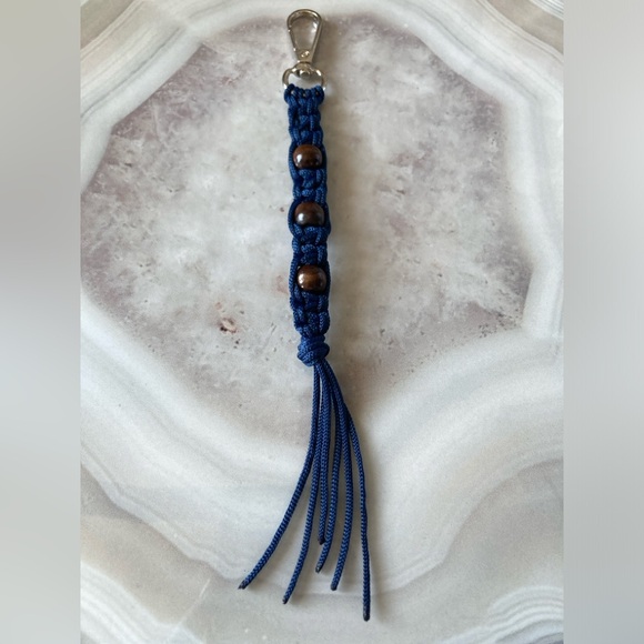 ✨Handmade Macrame & Wood Beaded Keychain - Picture 4 of 4